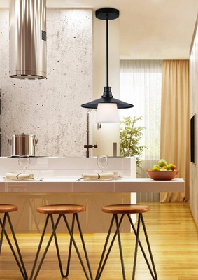 Lampa wisząca Loft czarna matowa z białym kloszem metalowa do salonu E27